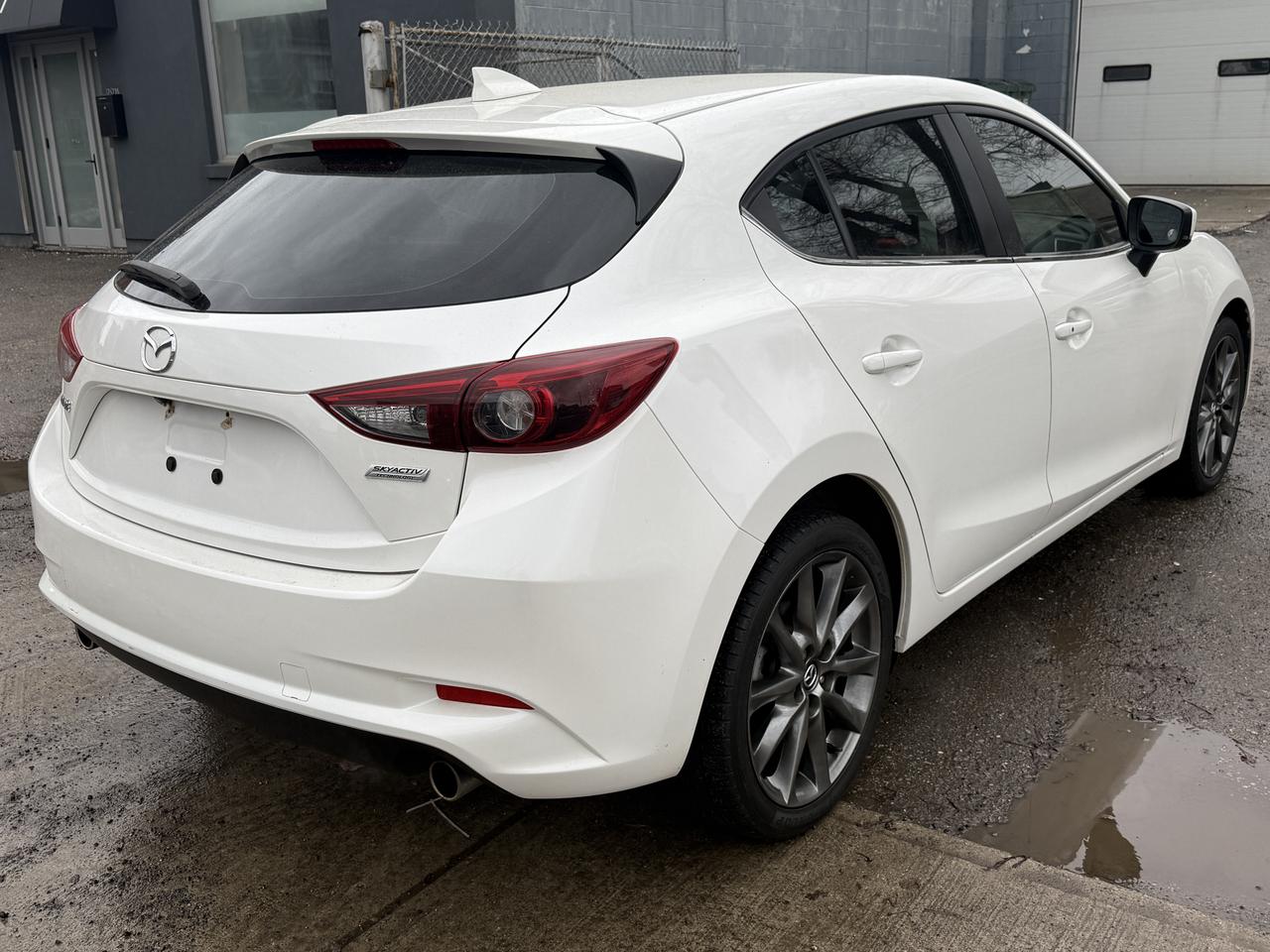 2018 Mazda MAZDA3 GT Photo4