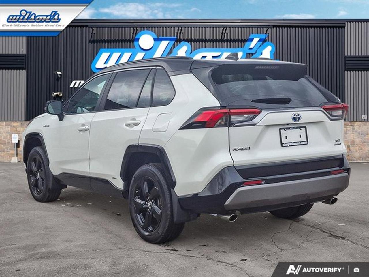 2019 Toyota RAV4 Hybrid XSE | Leatherette | Sunroof | Heated Wheel + Seats | Power Liftgate | Bluetooth | and More ! Photo