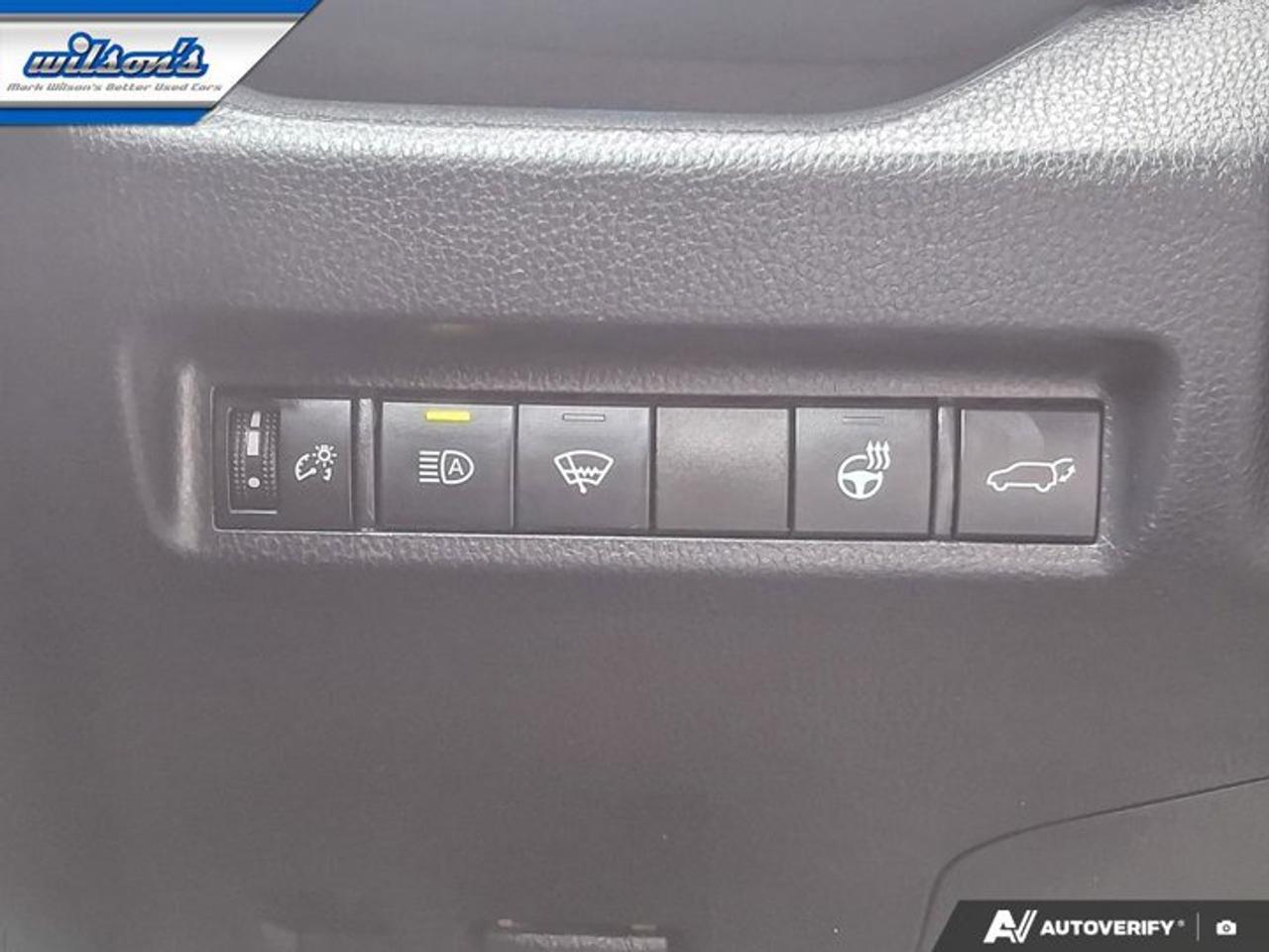 2019 Toyota RAV4 Hybrid XSE | Leatherette | Sunroof | Heated Wheel + Seats | Power Liftgate | Bluetooth | and More ! Photo