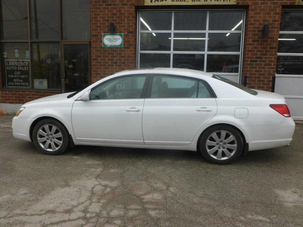 2006 Toyota Avalon XLS Photo2