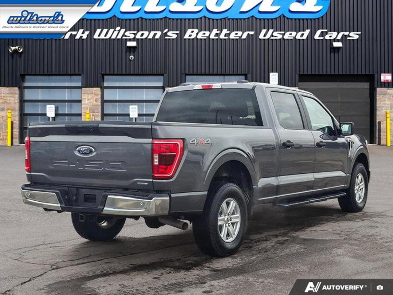 2022 Ford F-150 XLT Crew 4X4 | 3.5L | Nav | Bucket Seats | Tailgate Step | Tow Pkg | Remote Start | and More ! Photo4