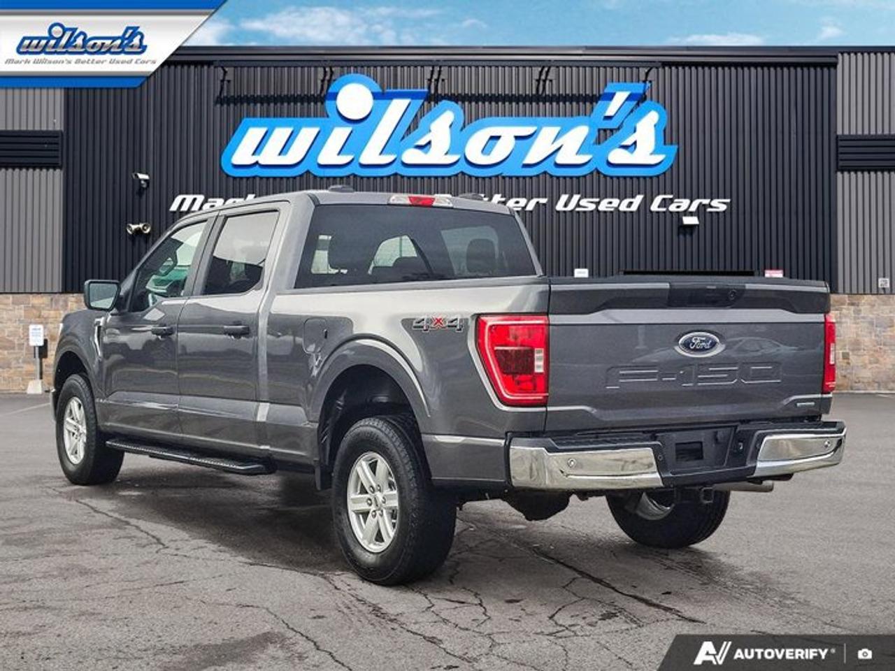 2022 Ford F-150 XLT Crew 4X4 | 3.5L | Nav | Bucket Seats | Tailgate Step | Tow Pkg | Remote Start | and More ! Photo