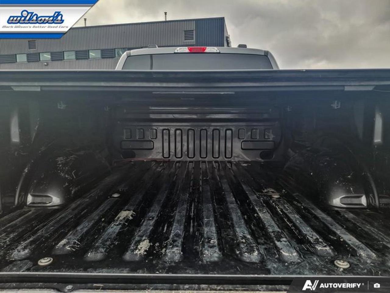 2022 Ford F-150 XLT Crew 4X4 | 3.5L | Nav | Bucket Seats | Tailgate Step | Tow Pkg | Remote Start | and More ! Photo