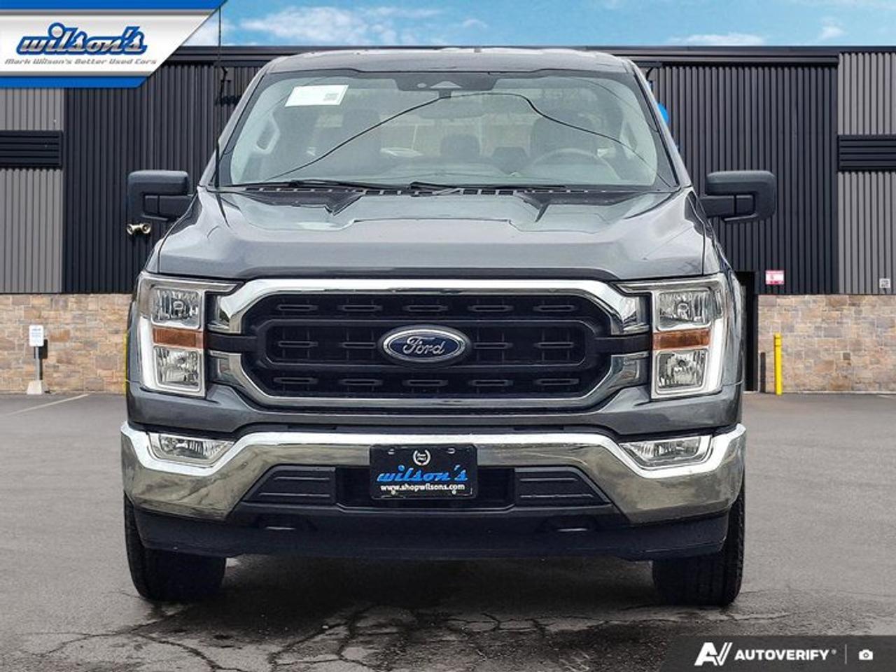2022 Ford F-150 XLT Crew 4X4 | 3.5L | Nav | Bucket Seats | Tailgate Step | Tow Pkg | Remote Start | and More ! Photo