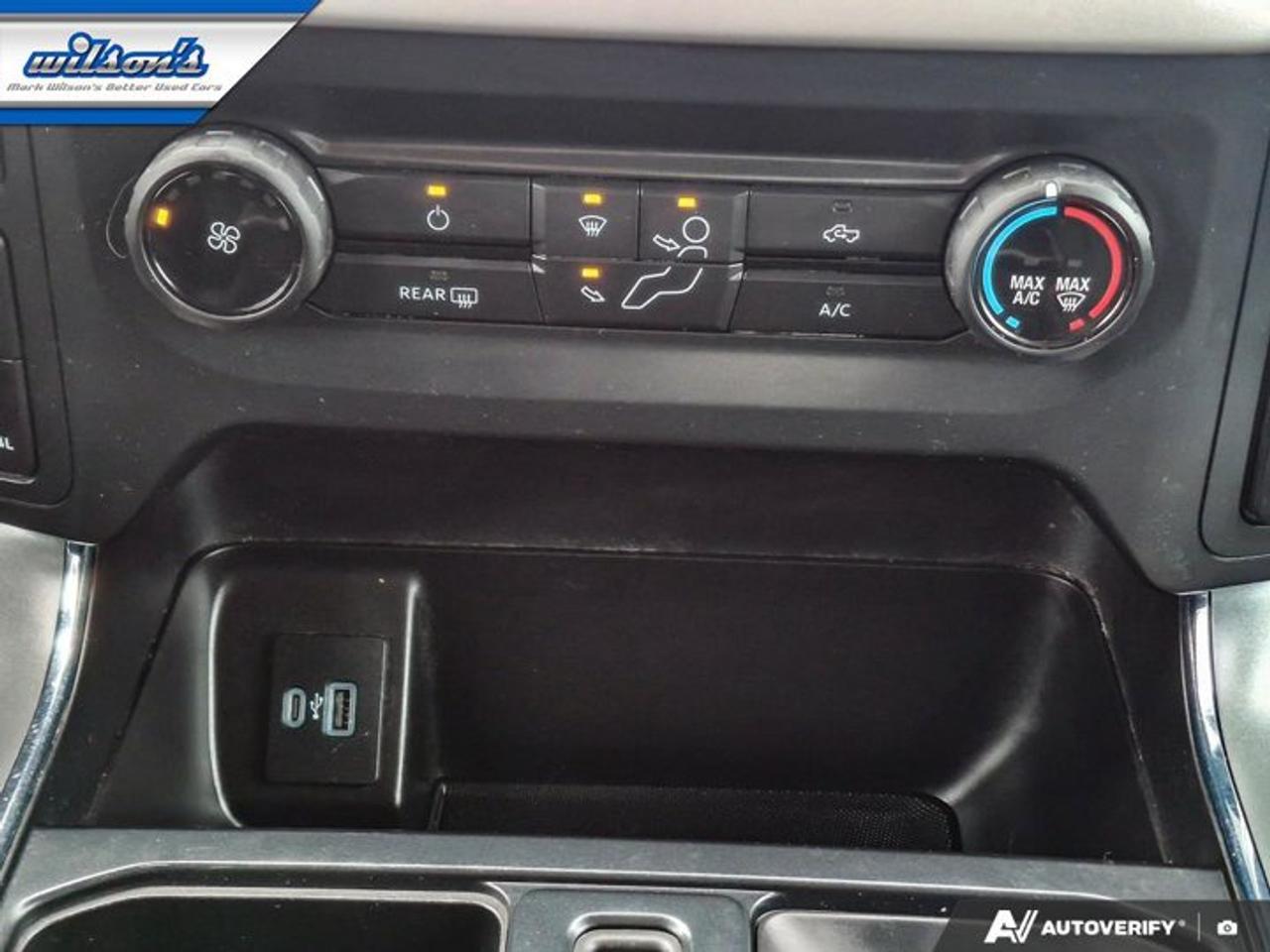 2022 Ford F-150 XLT Crew 4X4 | 3.5L | Nav | Bucket Seats | Tailgate Step | Tow Pkg | Remote Start | and More ! Photo