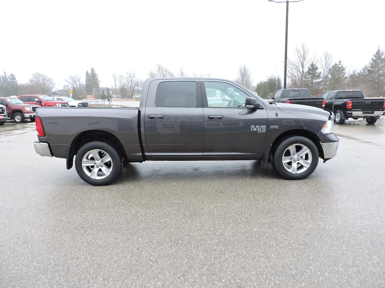 2019 RAM 1500 Classic SLT 5.7 Hemi 4X4 New Tires New Battery 139000KMS Photo3