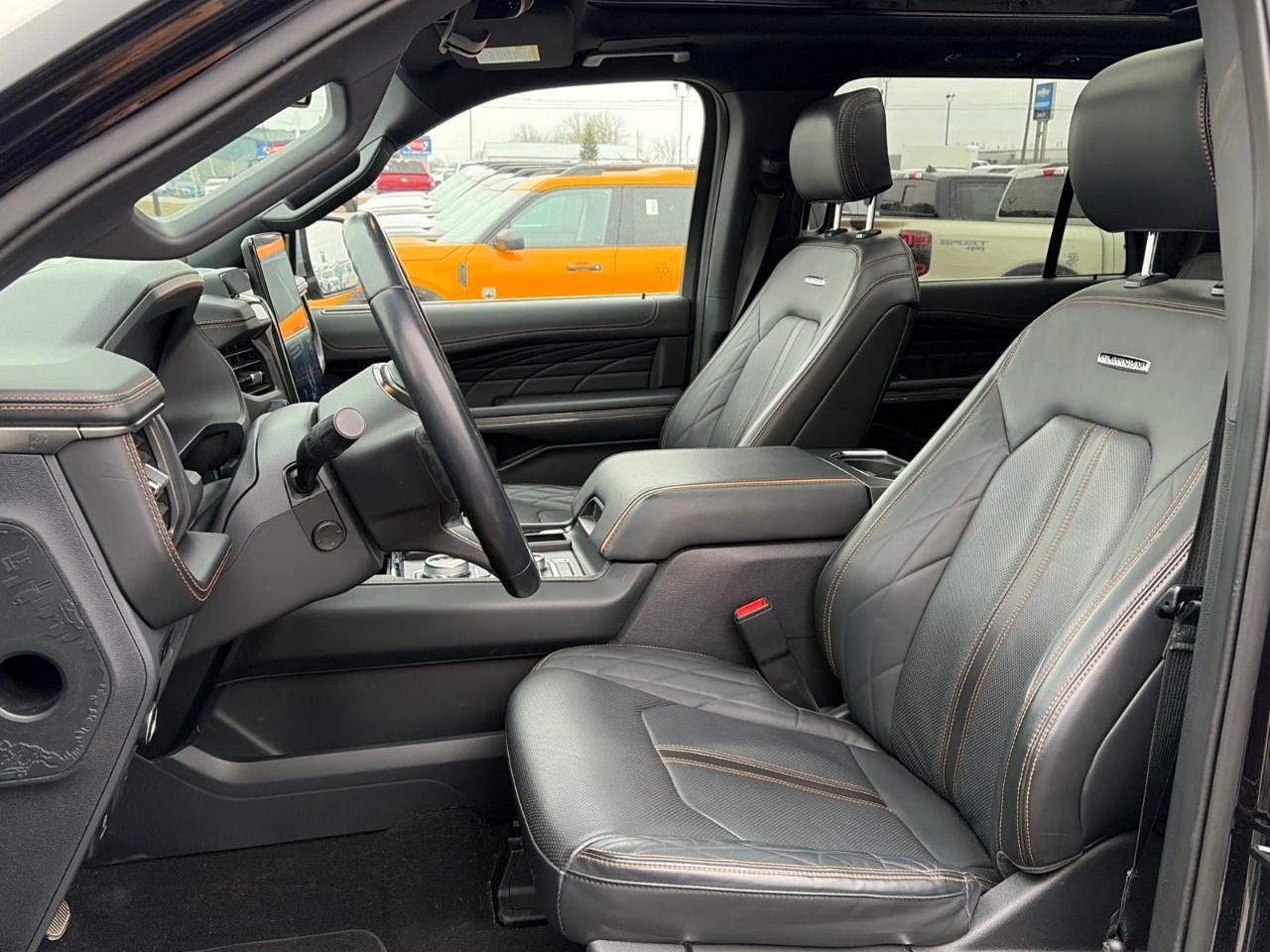2023 Ford Expedition Platinum Max 4X4 Photo