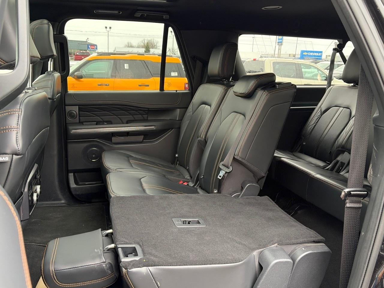 2023 Ford Expedition Platinum Max 4X4 Photo