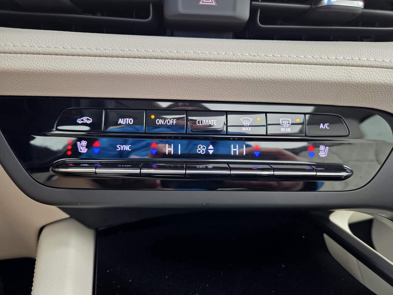 2023 Buick Envision Avenir One Owner | Navigation | Sunroof | Tech Pkg | 20" Wheels Photo