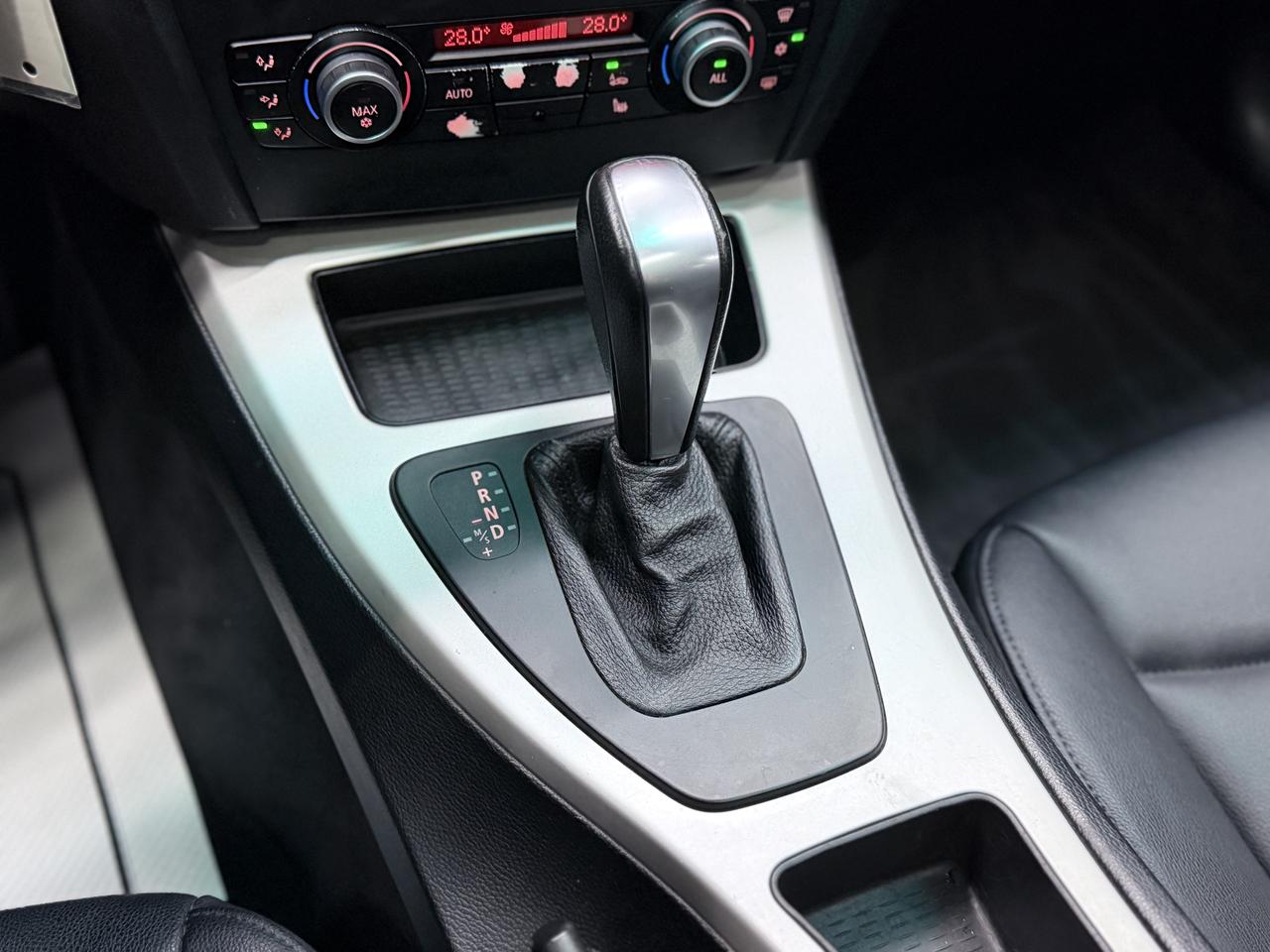 2011 BMW 323i SUNROOF|HEATED SEATS|DUAL CLIMATE|CLEAN CARFAX| Photo