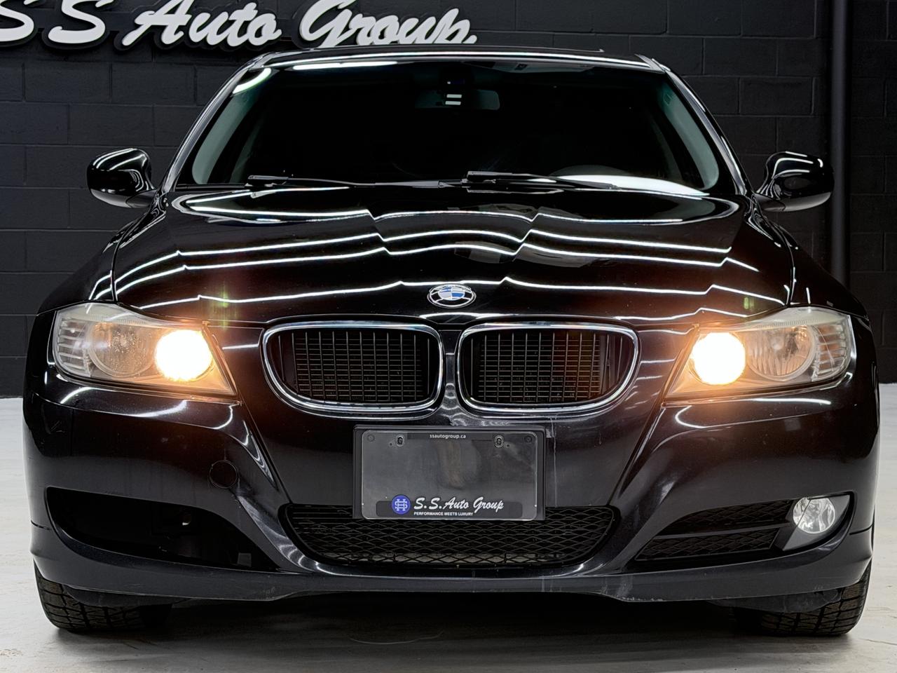 2011 BMW 323i SUNROOF|HEATED SEATS|DUAL CLIMATE|CLEAN CARFAX| Photo