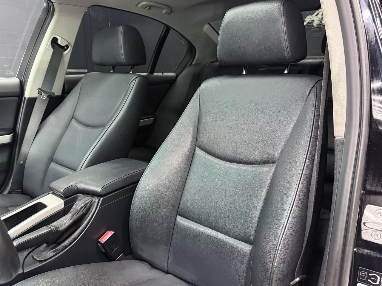 2011 BMW 323i SUNROOF|HEATED SEATS|DUAL CLIMATE|CLEAN CARFAX| Photo