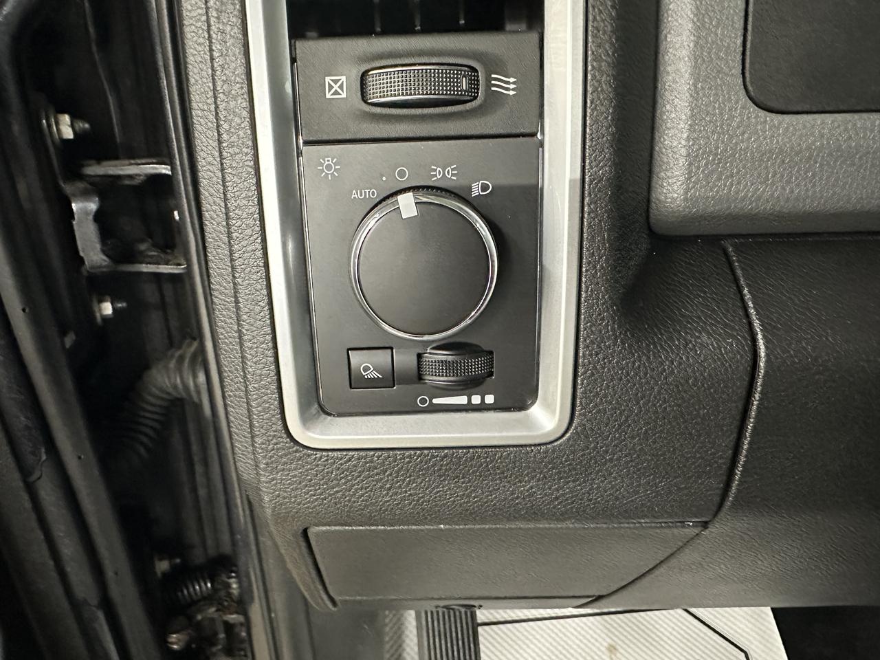 2019 RAM 1500 Classic SLT Photo26