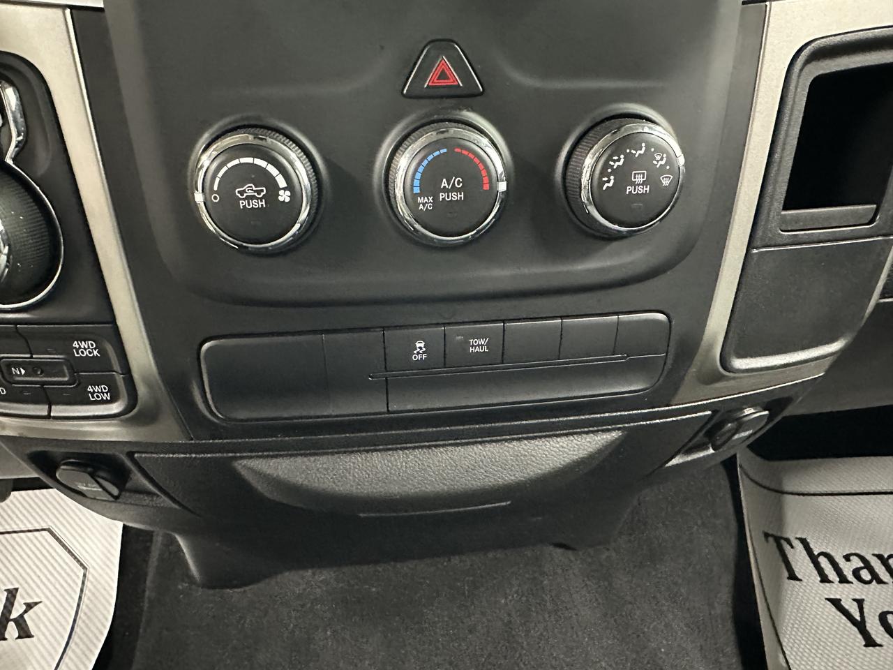 2019 RAM 1500 Classic SLT Photo32