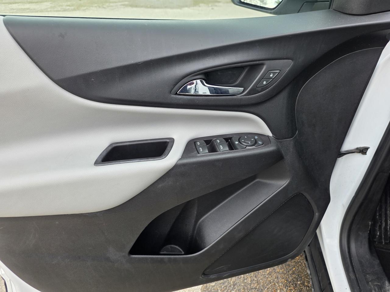 2020 Chevrolet Equinox LS AWD Photo