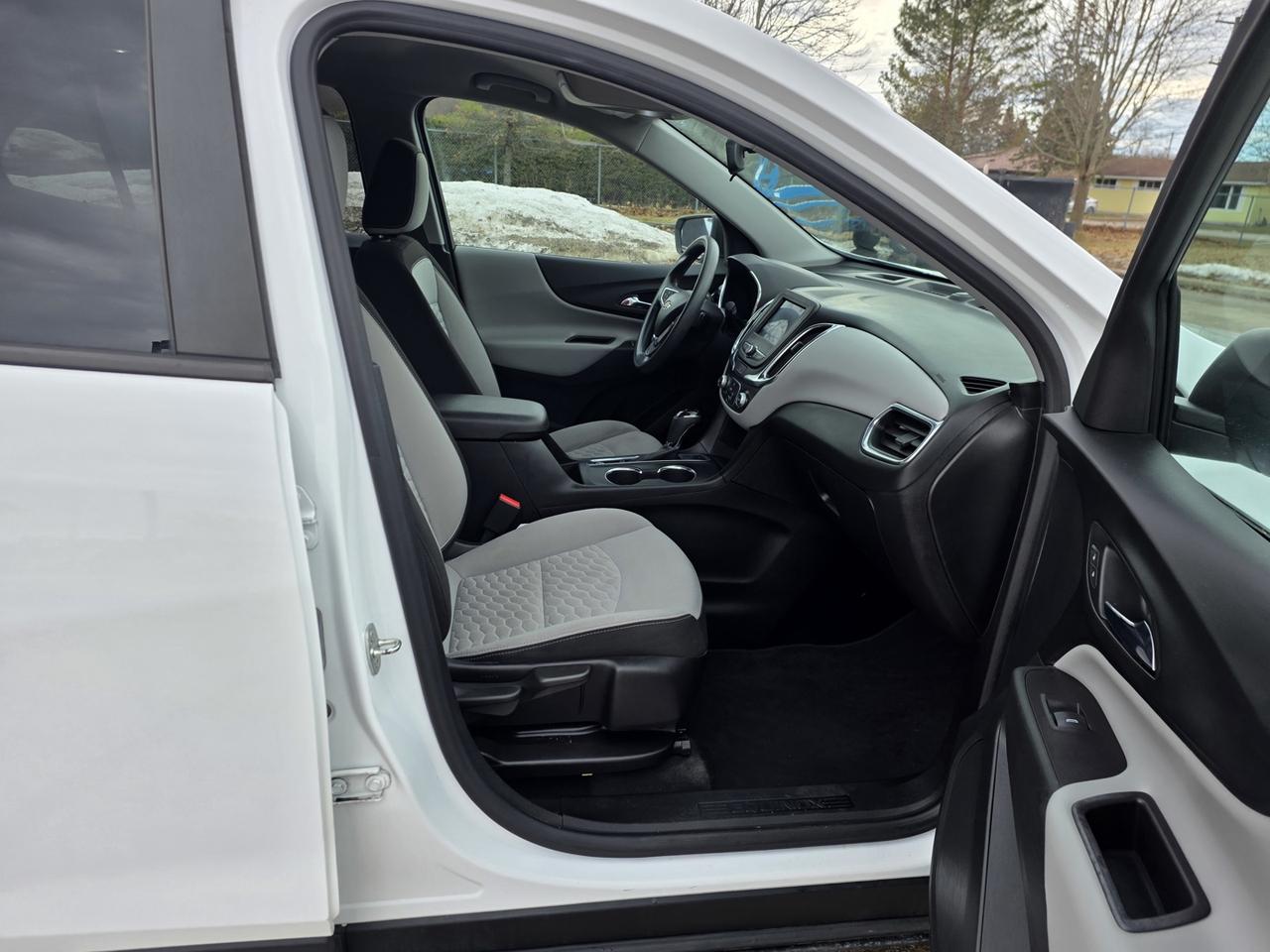 2020 Chevrolet Equinox LS AWD Photo