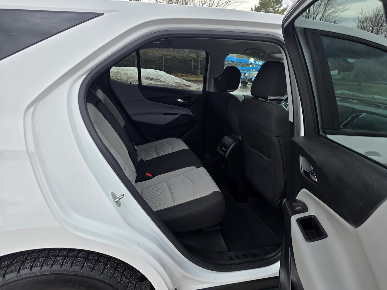 2020 Chevrolet Equinox LS AWD Photo