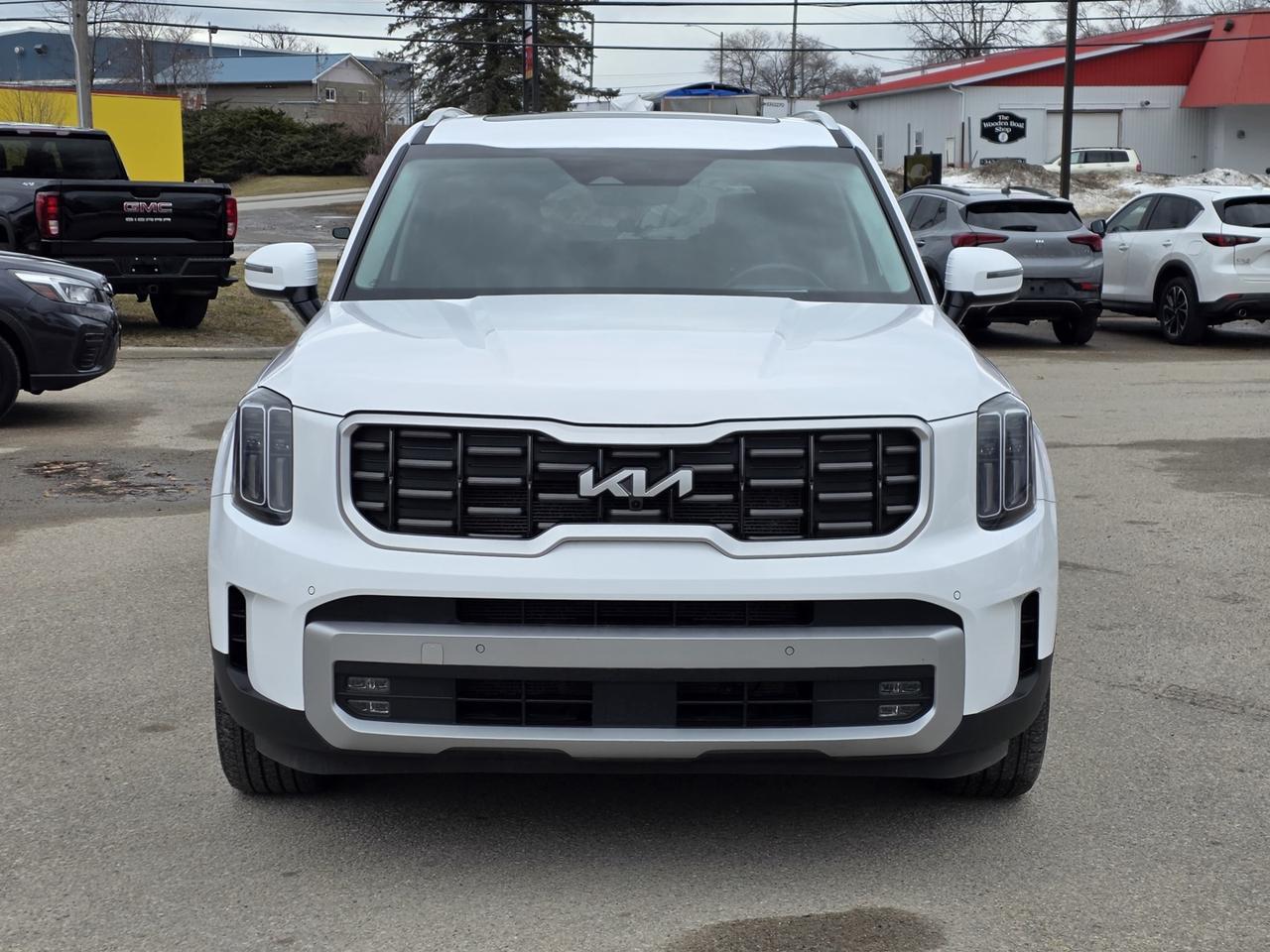 2023 Kia Telluride SX AWD includes snow tires on rims! Photo