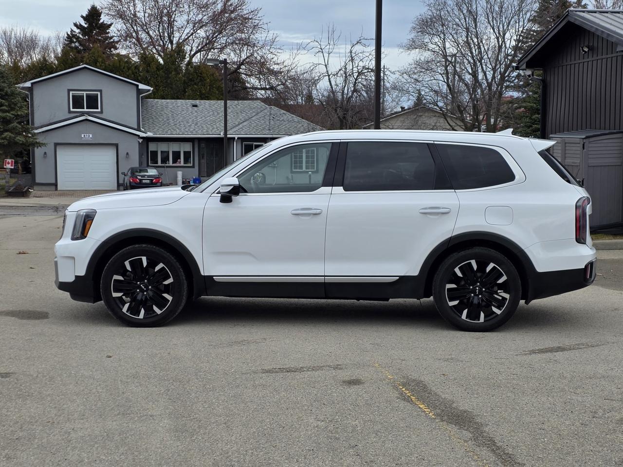 2023 Kia Telluride SX AWD includes snow tires on rims! Photo