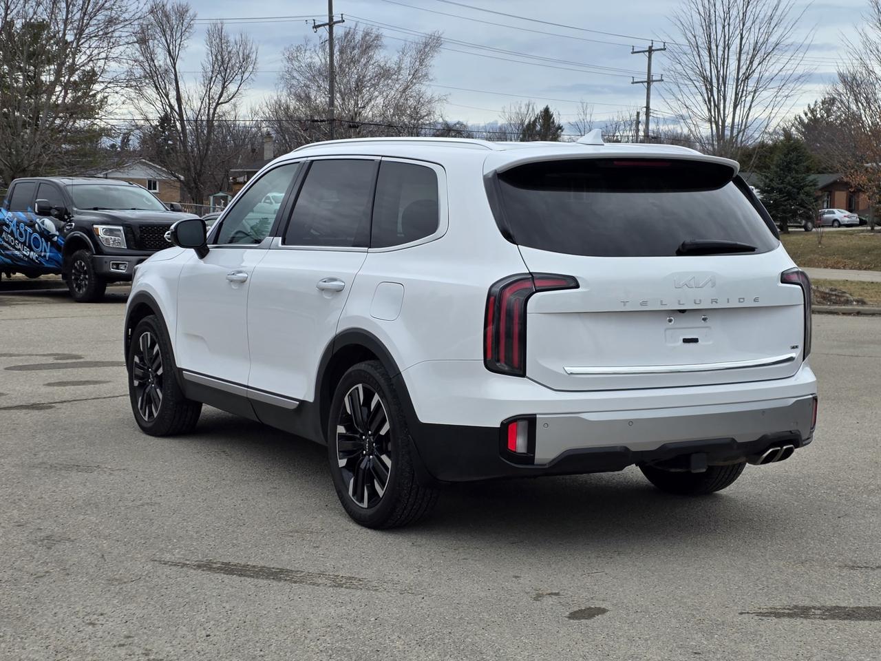 2023 Kia Telluride SX AWD includes snow tires on rims! Photo