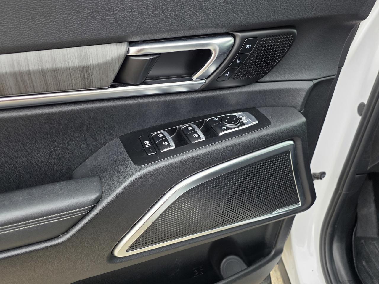 2023 Kia Telluride SX AWD includes snow tires on rims! Photo