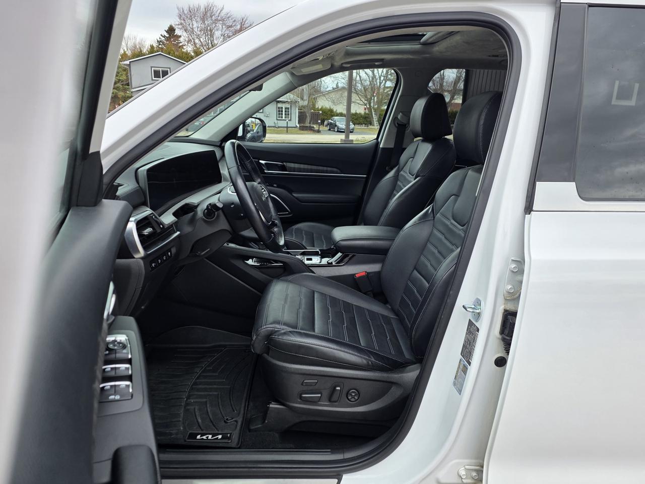 2023 Kia Telluride SX AWD includes snow tires on rims! Photo