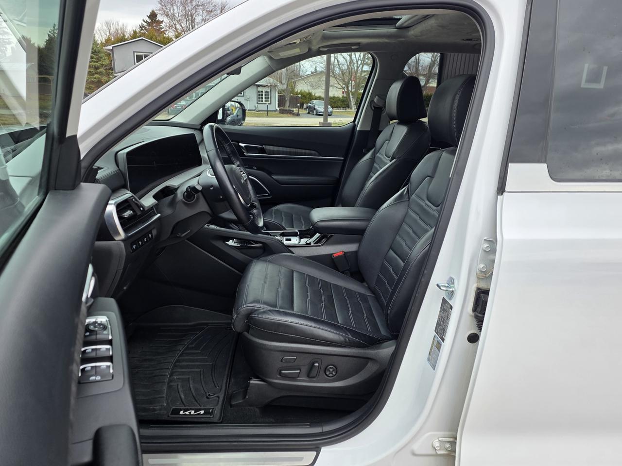 2023 Kia Telluride SX AWD includes snow tires on rims! Photo