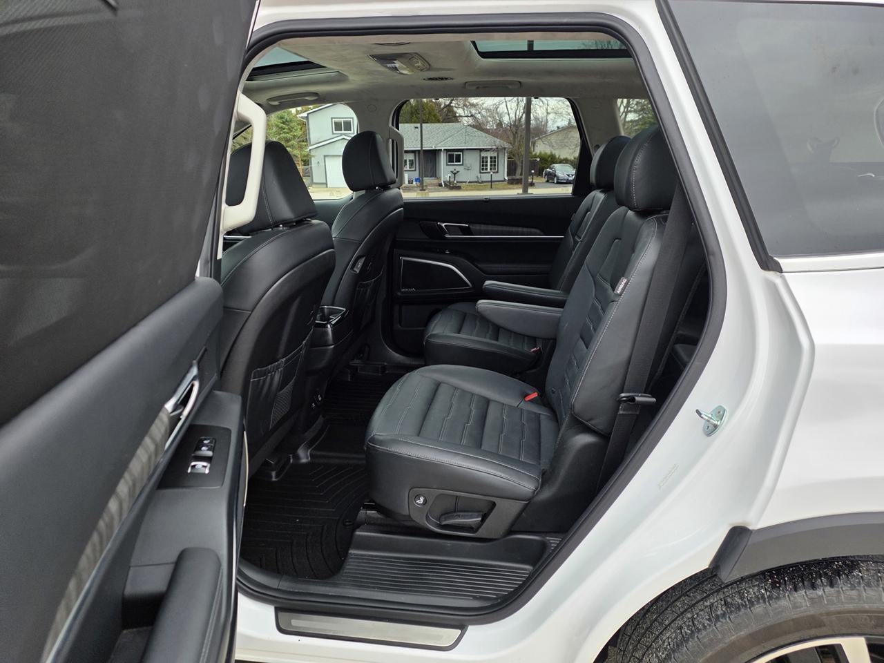 2023 Kia Telluride SX AWD includes snow tires on rims! Photo