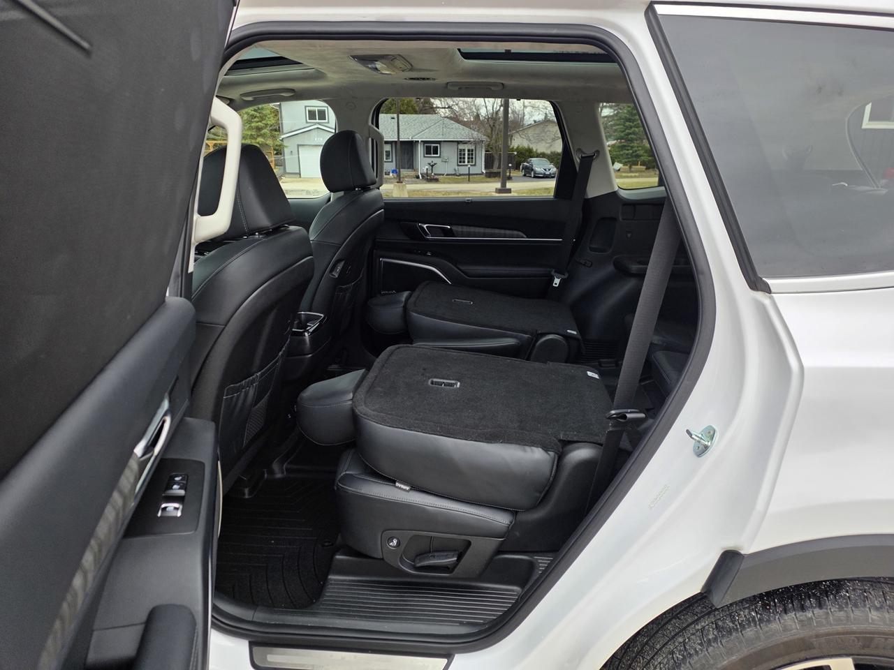 2023 Kia Telluride SX AWD includes snow tires on rims! Photo