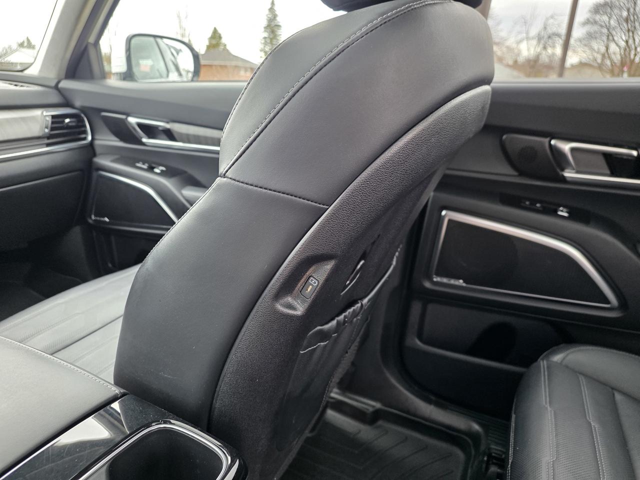 2023 Kia Telluride SX AWD includes snow tires on rims! Photo