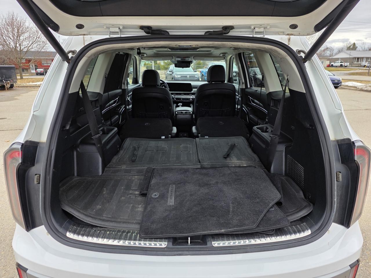 2023 Kia Telluride SX AWD includes snow tires on rims! Photo