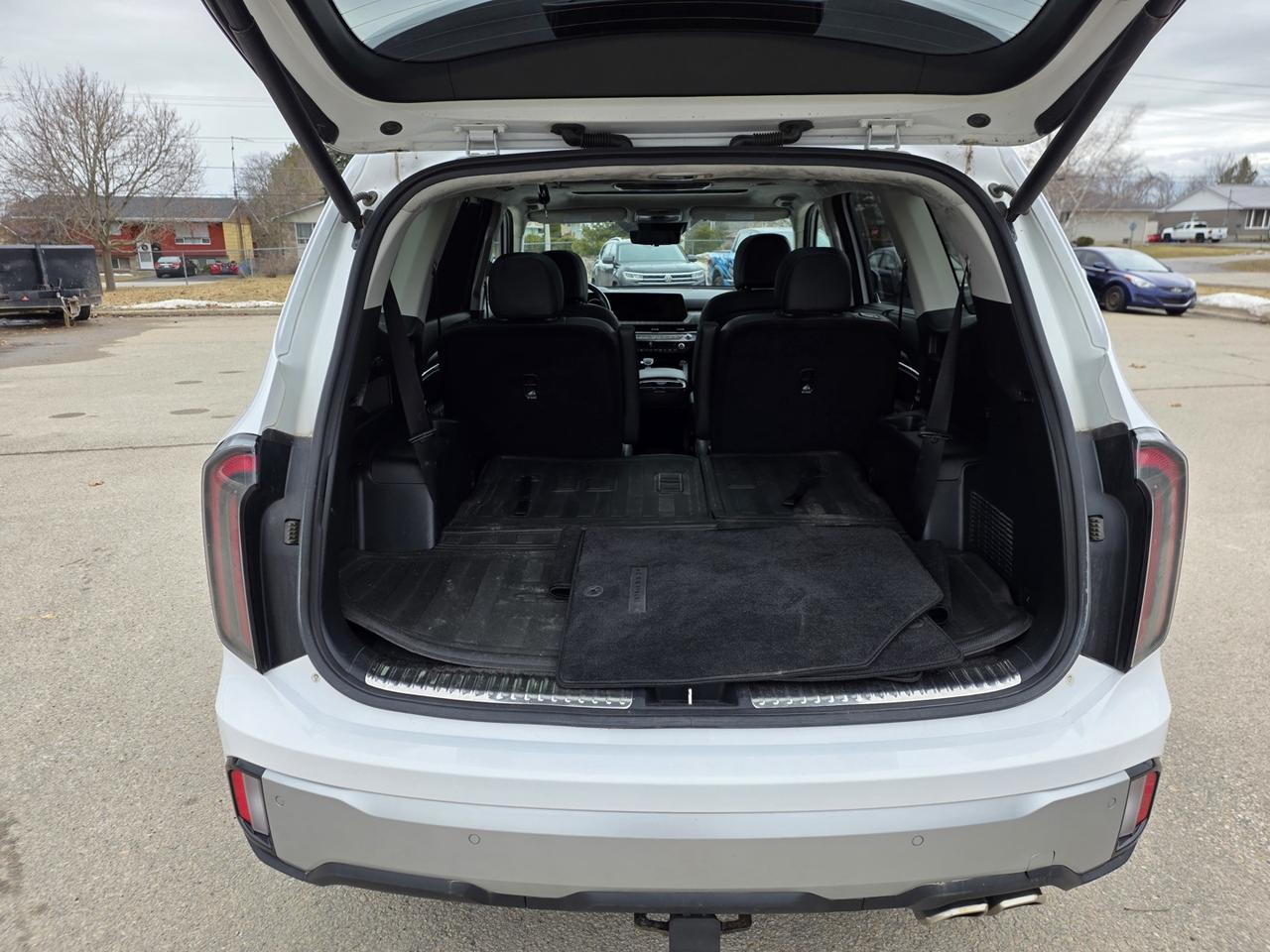 2023 Kia Telluride SX AWD includes snow tires on rims! Photo