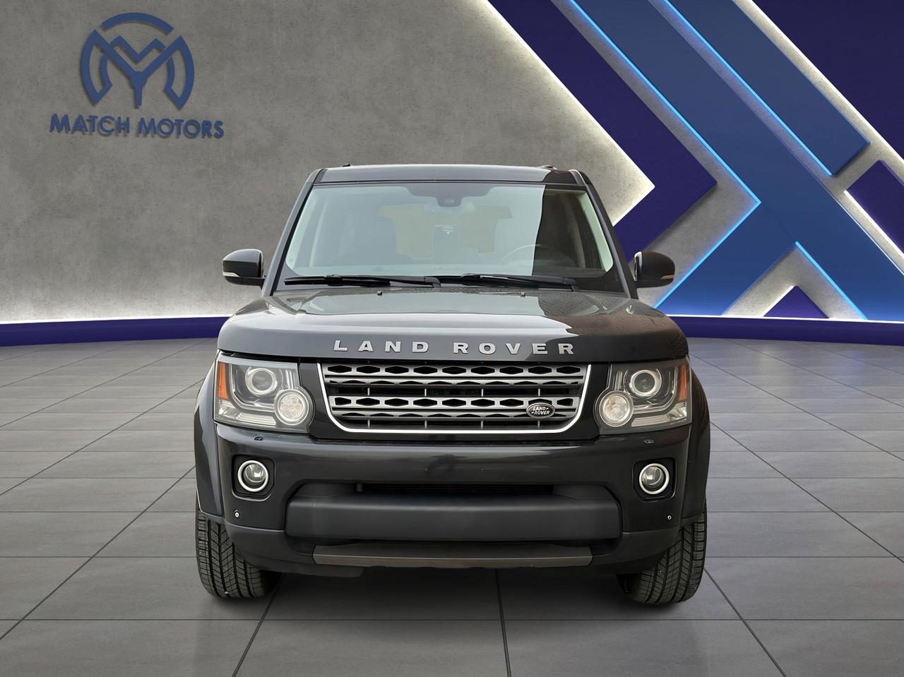 2015 Land Rover LR4 7 Passenger Photo