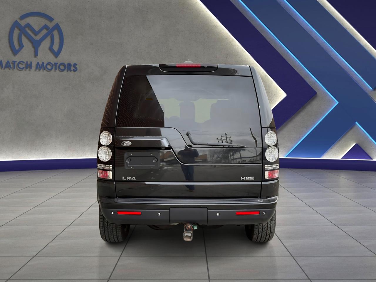 2015 Land Rover LR4 7 Passenger Photo