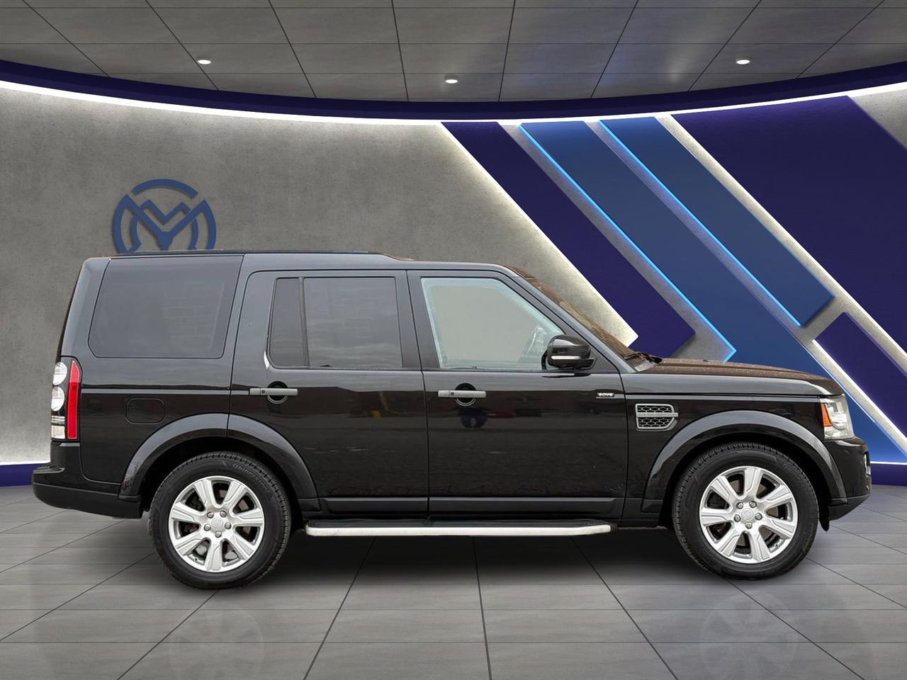 2015 Land Rover LR4 7 Passenger Photo
