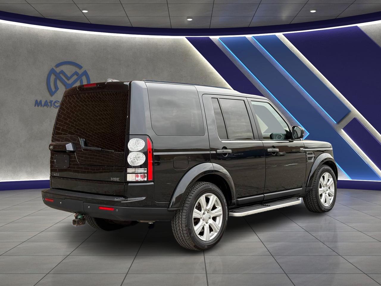 2015 Land Rover LR4 7 Passenger Photo4