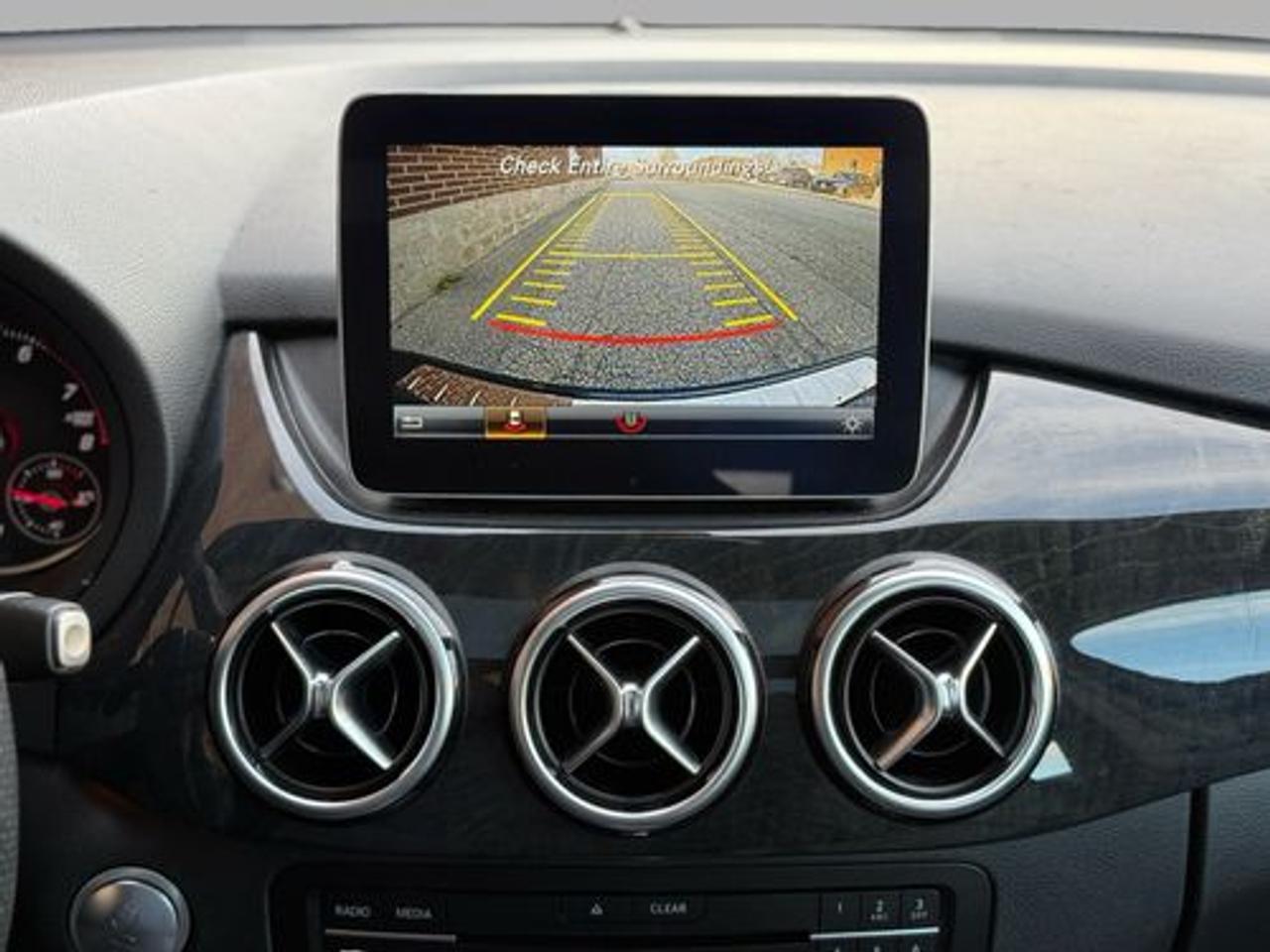 2018 Mercedes-Benz B-Class B 250 Photo