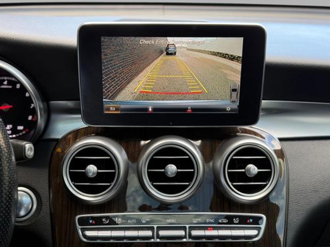 2017 Mercedes-Benz GLC-Class GLC 300 Photo