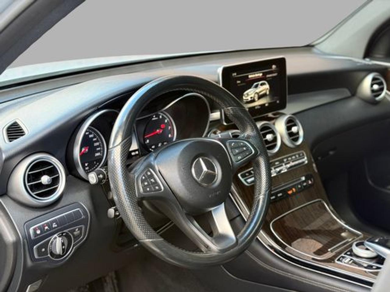 2017 Mercedes-Benz GLC-Class GLC 300 Photo