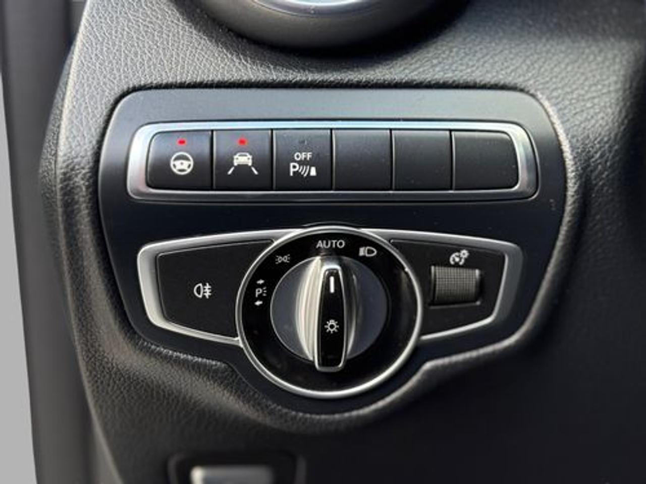 2017 Mercedes-Benz GLC-Class GLC 300 Photo