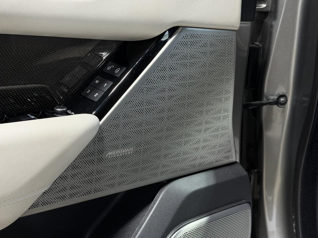 2018 Land Rover Range Rover Velar R-Dynamic P380 HSE FIRST EDITION|SUNROOF|MASSAGE SEATS Photo