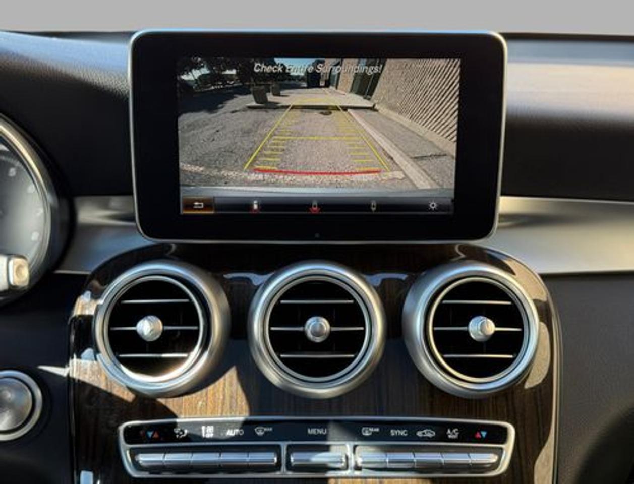 2018 Mercedes-Benz GLC-Class GLC 300 Photo