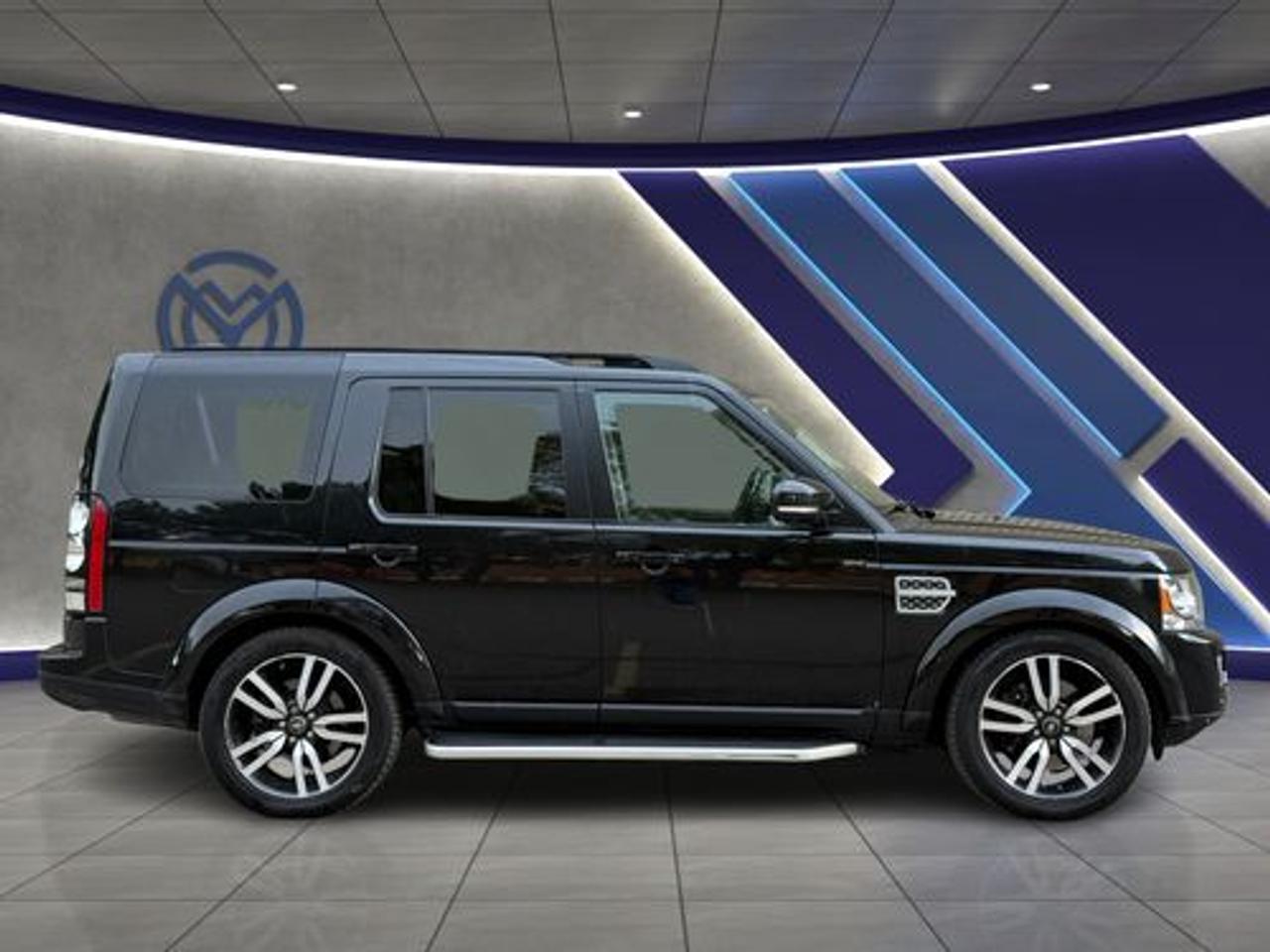 2016 Land Rover LR4 7 Passenger Photo3