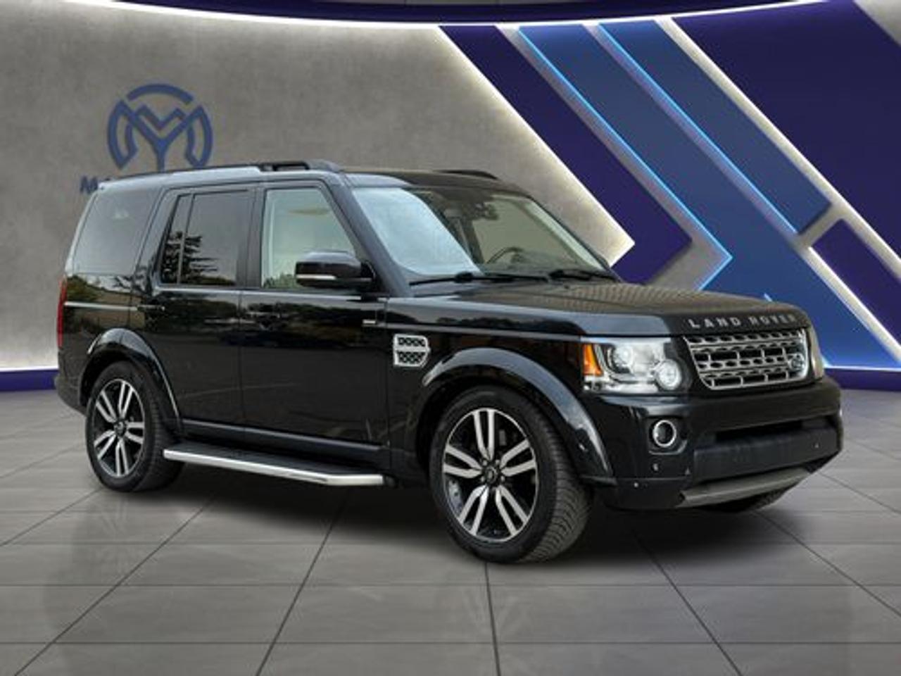 2016 Land Rover LR4 7 Passenger Photo