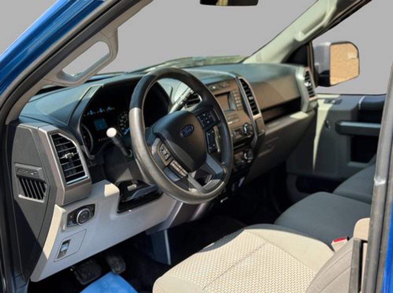 2015 Ford F-150 XLT Photo