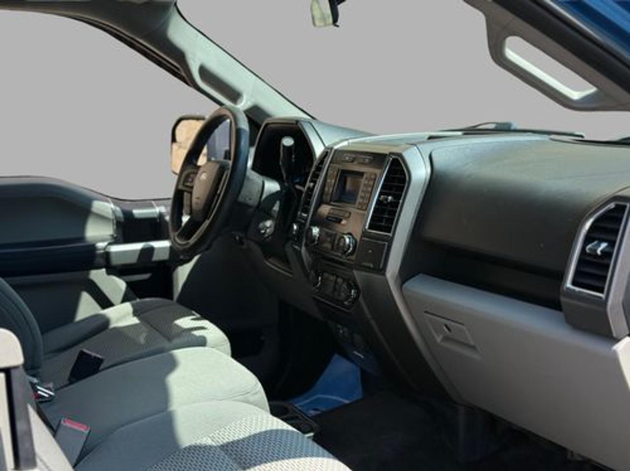 2015 Ford F-150 XLT Photo