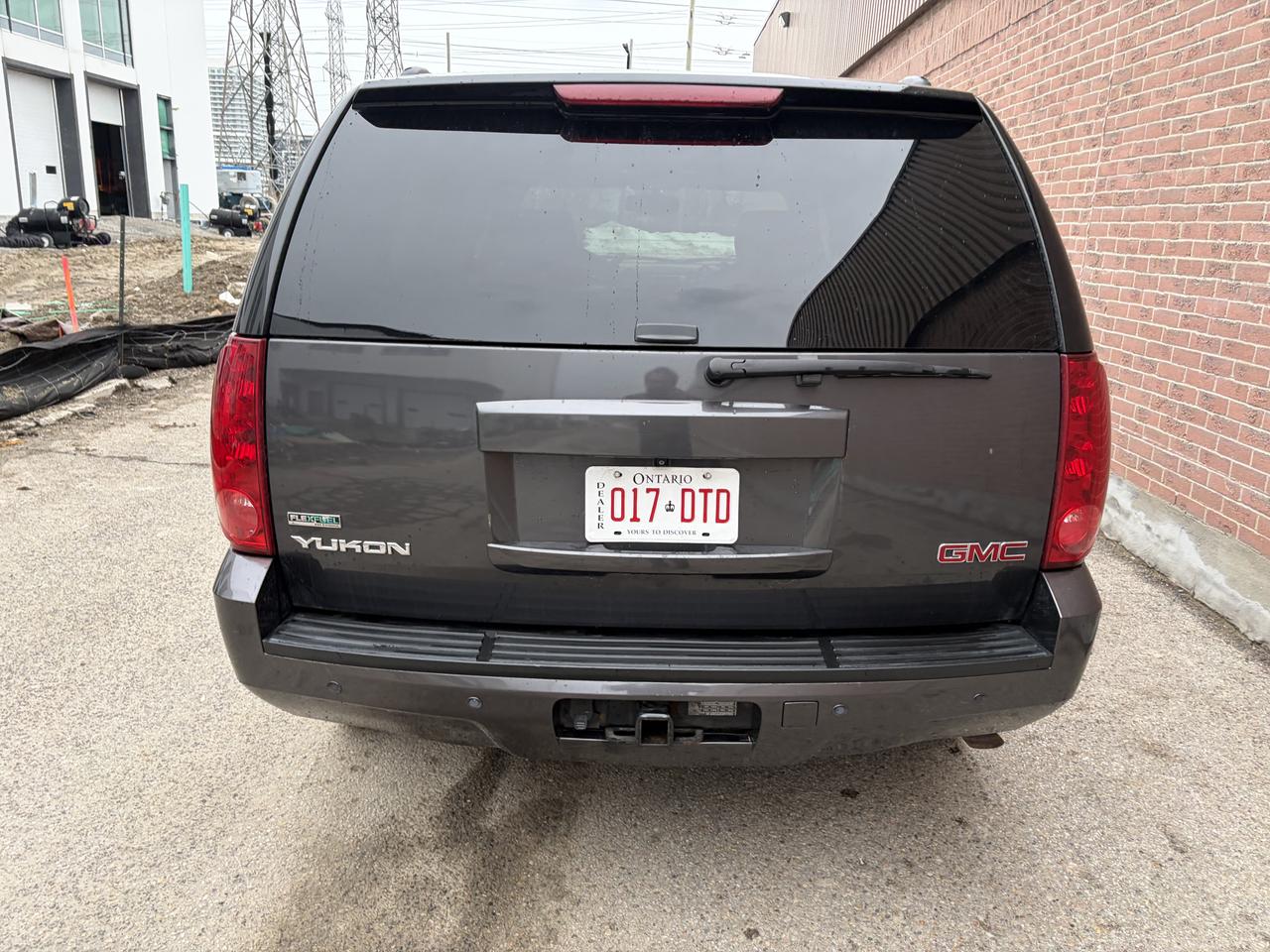 2010 GMC Yukon SLT Photo3