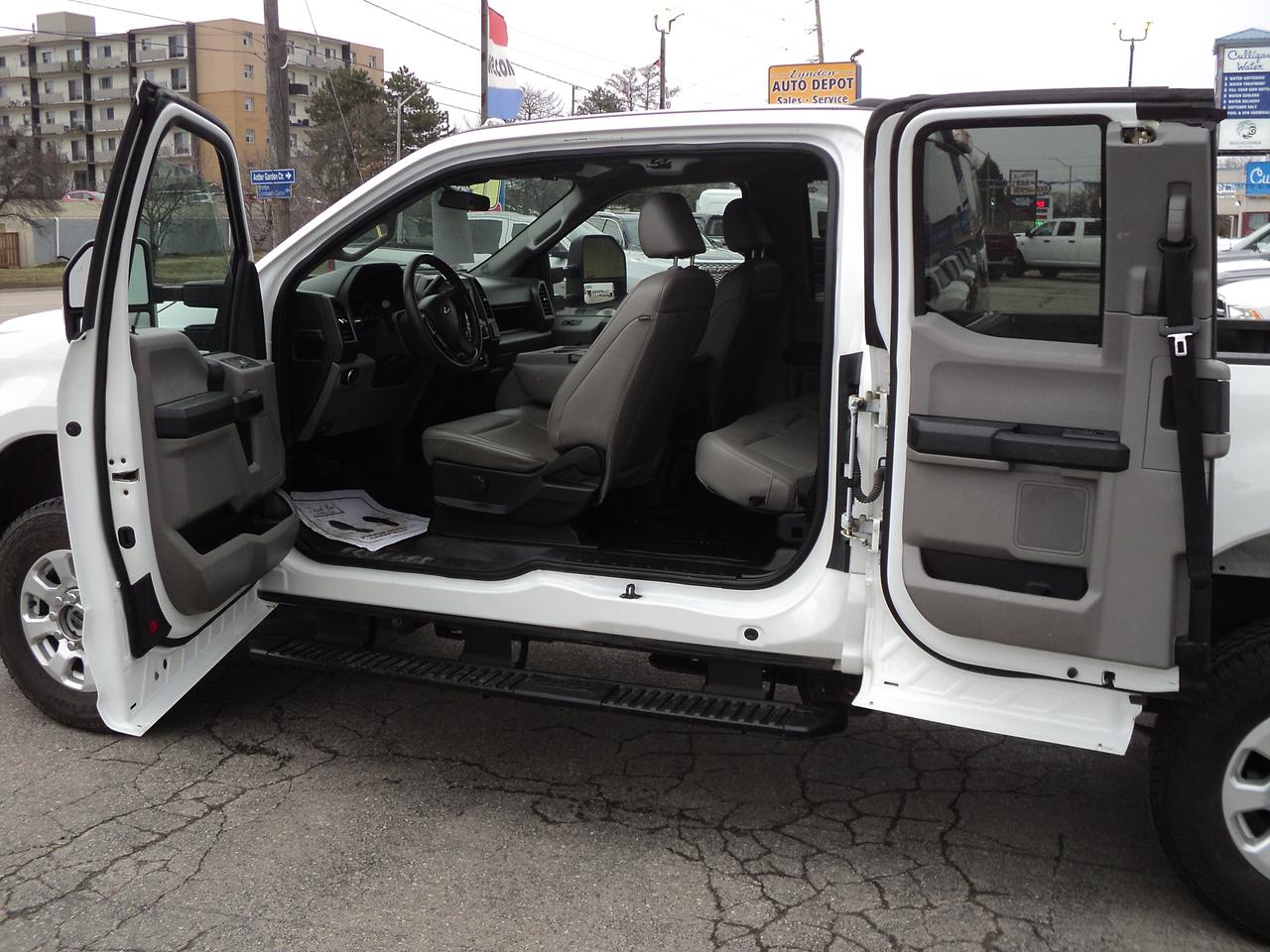 2022 Ford SUPER DUTY F-350 SRW XL SuperCab 4WD 6.7L8cylDiesel 6.75' Box BackUpCam Photo