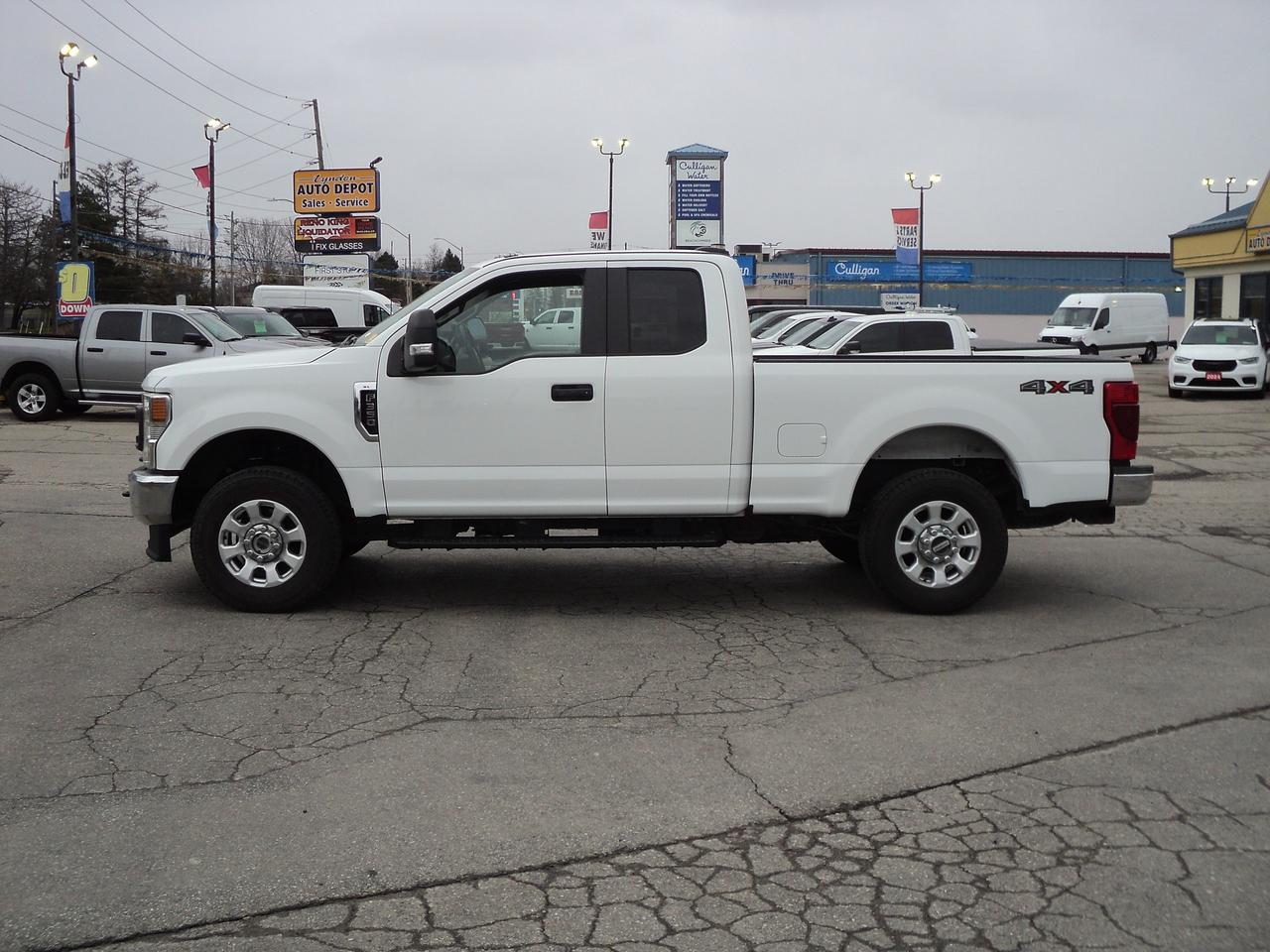 2022 Ford SUPER DUTY F-350 SRW XL SuperCab 4WD 6.7L8cylDiesel 6.75' Box BackUpCam Photo3