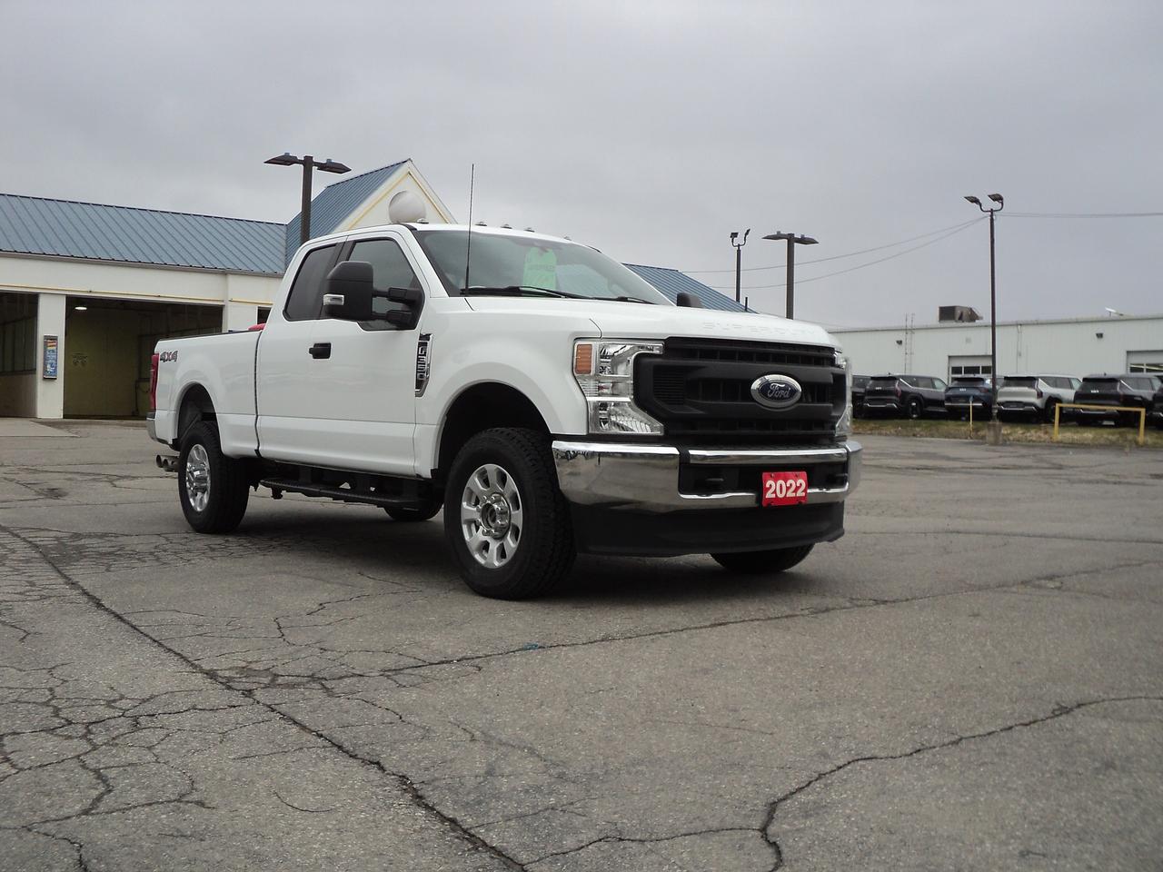 2022 Ford SUPER DUTY F-350 SRW XL SuperCab 4WD 6.7L8cylDiesel 6.75' Box BackUpCam Photo2